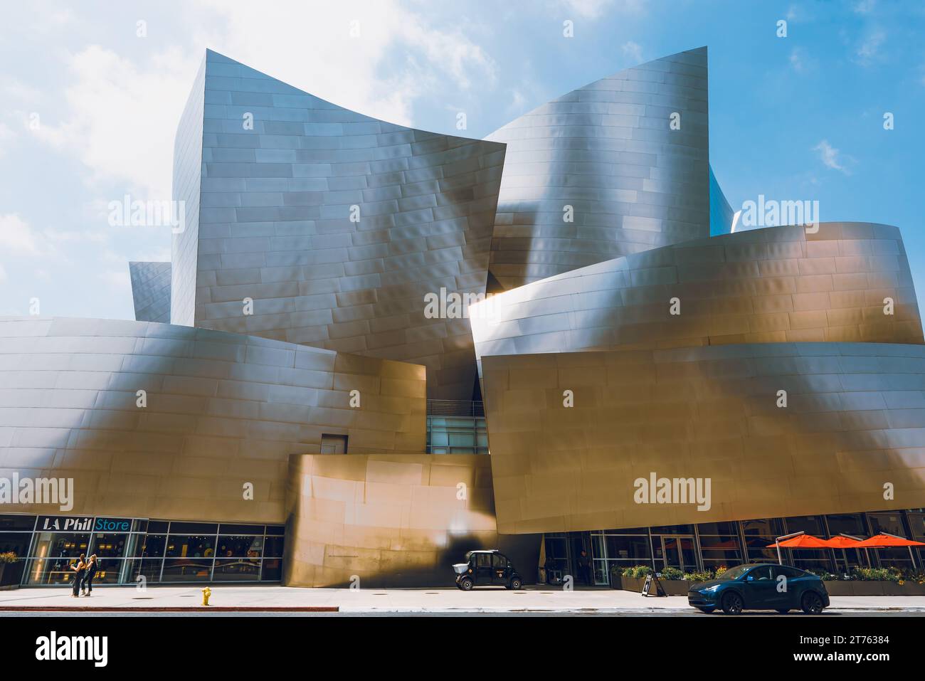 Los Angeles, Kalifornien, USA - 25. April 2023. Die Wall Disney Concert Hall in der South Grand Avenue 111 in der Innenstadt von Los Angeles, Music Center de Stockfoto