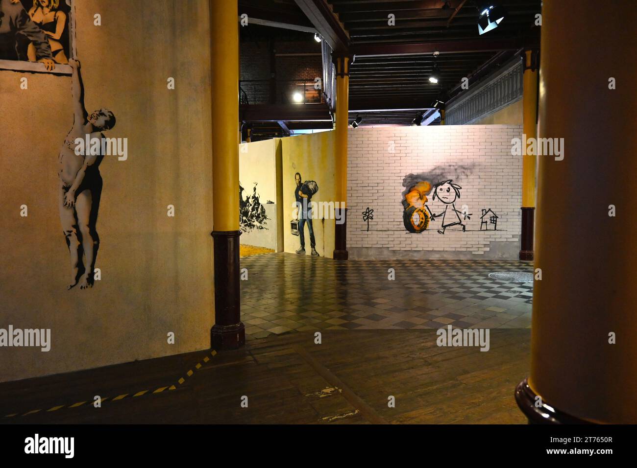 Im Banksy Museum – die Welt der Banksy – Brüssel, Belgien – 25. Oktober 2023 Stockfoto