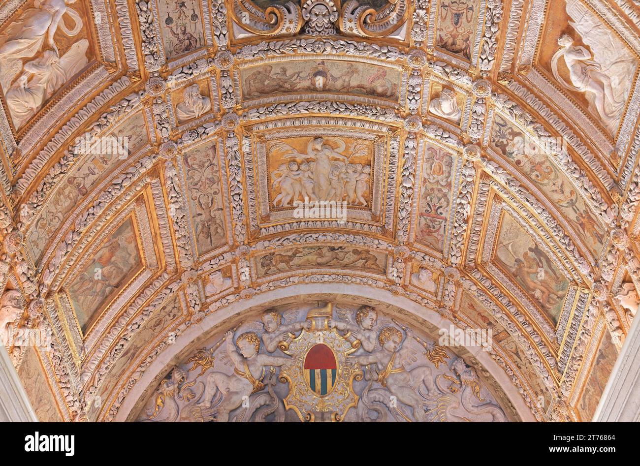 Die Decke der Scala d'Oro (wörtlich „goldene Treppe“) im Palazzo Ducale (Dogenpalast) Stockfoto