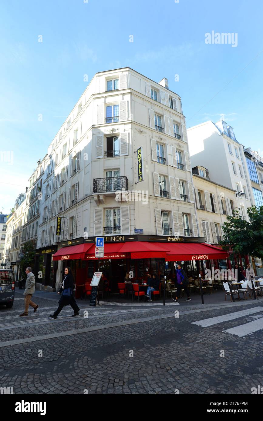 Restaurant Le Chinon in der Rue des Abbesses in Montmartre, Paris, Frankreich. Stockfoto