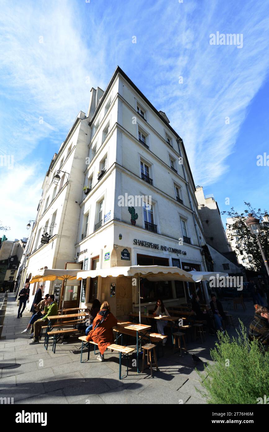 Shakespeare and Company Café in der Rue de la Bûcherie in Paris, Frankreich. Stockfoto