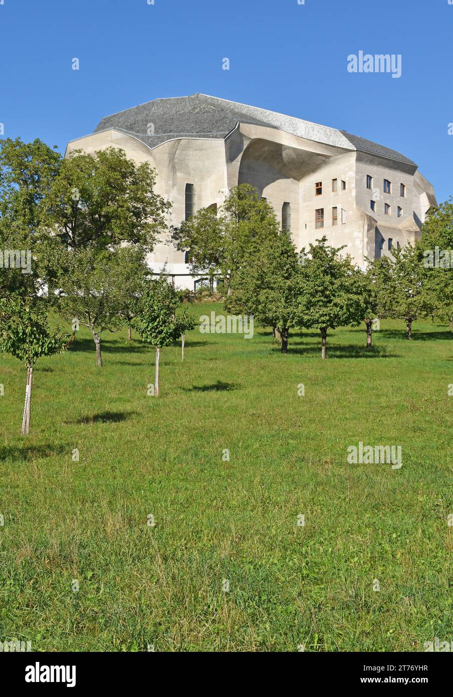 Das Goetheanum, das Weltzentrum der anthroposophischen Bewegung, wurde von Rudolf Steiner, dem Gründer der Bewegung, entworfen und 1924 aus Stahlbeton gebaut Stockfoto