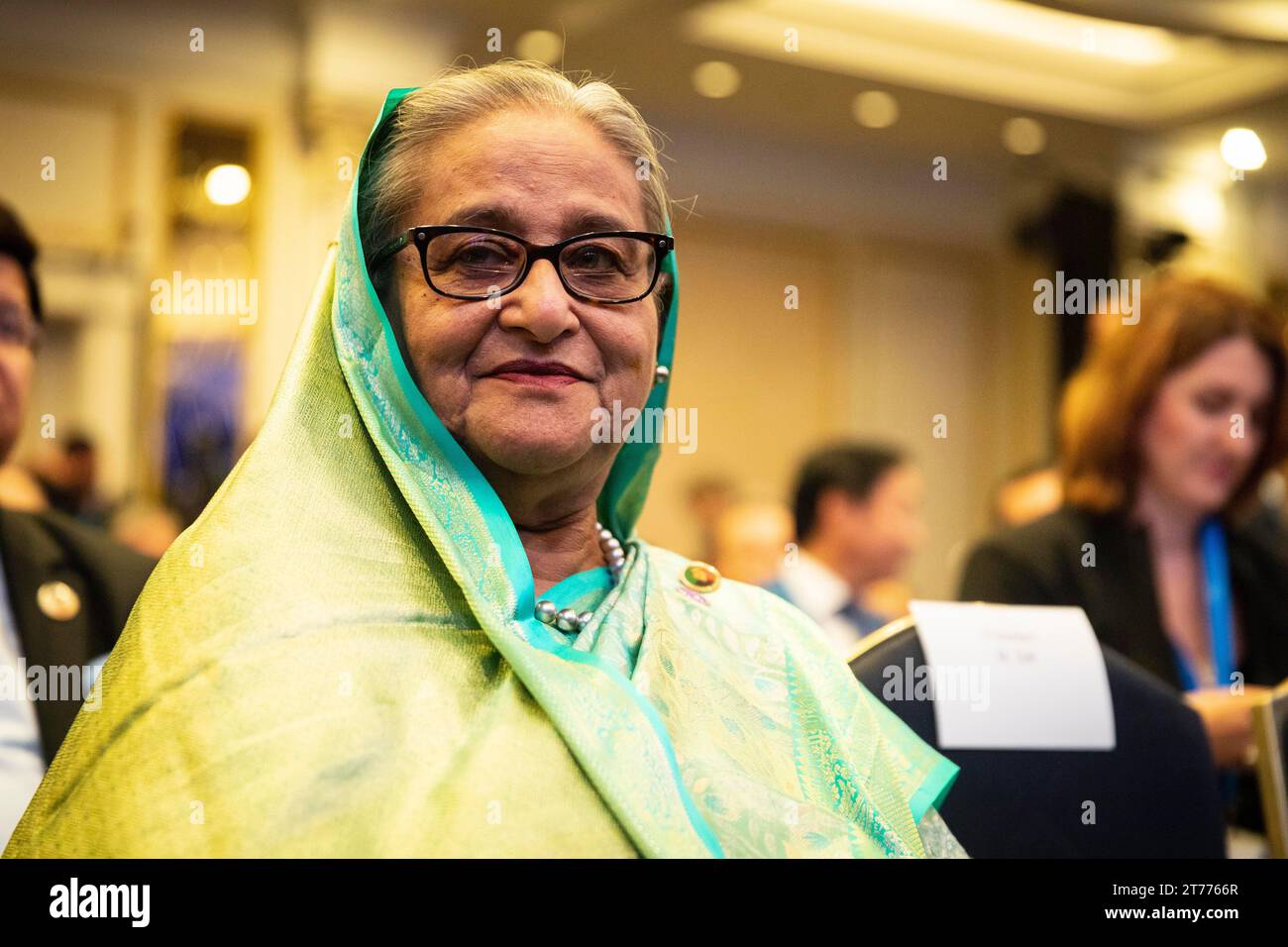 Sacha Leon/Le Pictorium - Start des Global Getway Forums in Brüssel. - 25/10/2023 - Belgien/Brüssel/Brüssel - Premierminister Scheich Hasina. Zwei Tage lang hielt die Europäische Union in der belgischen Hauptstadt ihr 1. Global Gateway Froum ab. Das vor zwei Jahren ins Leben gerufene Globale Gateway-Programm der EU zielt darauf ab, bis 2027 300 Milliarden Euro in die Entwicklung materieller und immaterieller Infrastrukturen weltweit zu investieren. An dem Start nahmen die Vorsitzende der Kommission, Ursula von der Leyen, Teil, an dem auch der Präsident Senegals, Macky Sall, und der Premierminister von Bangladesch, Stockfoto