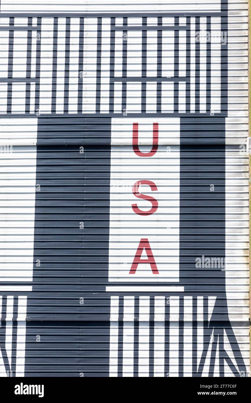 Houston, USA - 22. Oktober 2023: Gemälde einer Rakete in der Saturn 5-Montagehalle im houston Space Center, USA. Stockfoto