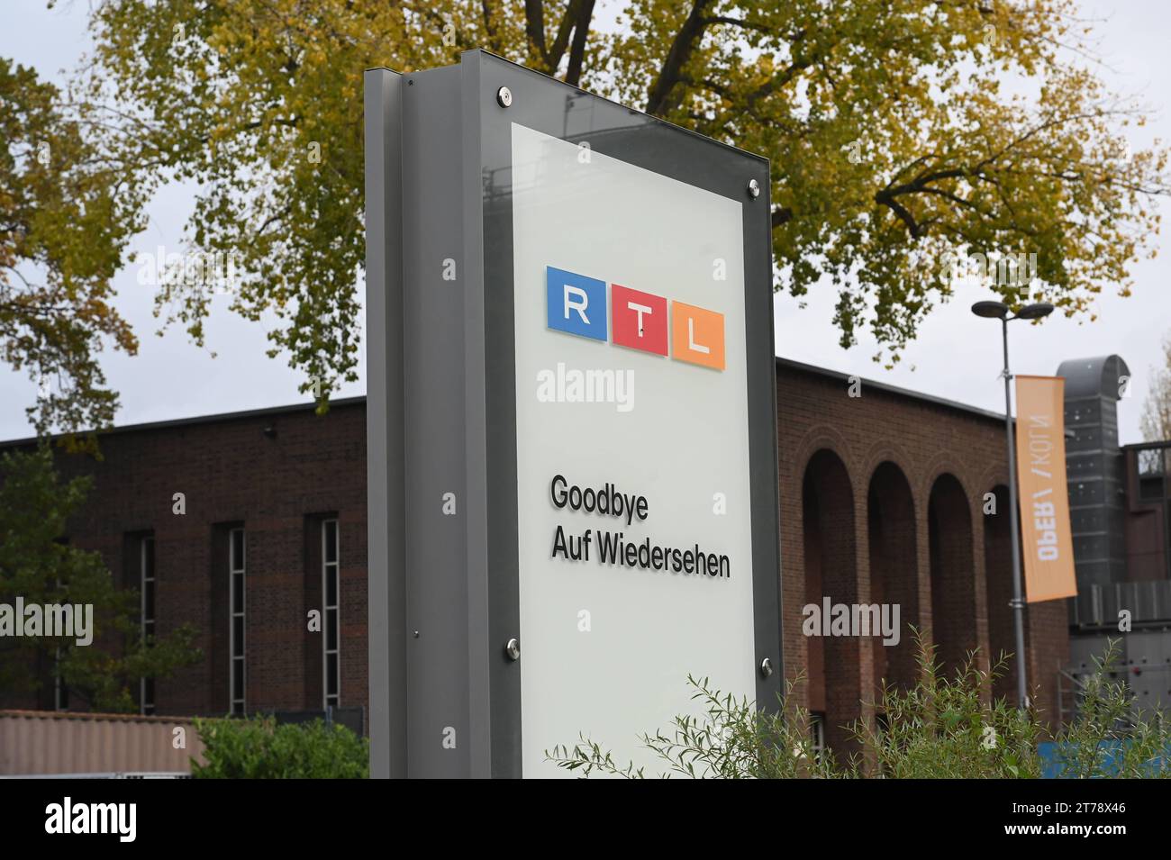 Schriftzug Logo von RTL Television, RTL Group und RTL Deutschland, ein internationales Medienunternehmen, Senderfamilie mit deutschsprachigen Privatsender der RTL Group mit Sitz in Köln *** Schriftzug Logo von RTL Television, RTL Group und RTL Deutschland, einem internationalen Medienunternehmen, Sendefamilie mit deutschsprachigen Privatsendern der RTL Group mit Sitz in Köln Credit: Imago/Alamy Live News Stockfoto