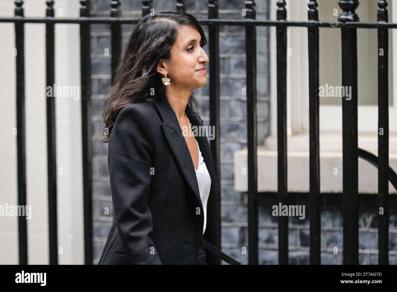 Großbritannien 14. November 2023. Claire Coutinho, Parlamentsabgeordnete, Secretary of State for Energy Security und Net Zeroministers im neu umgestalteten Kabinett nehmen an der wöchentlichen Kabinettssitzung in der Downing Street 10 in Westminster, London, England, Teil. Stockfoto