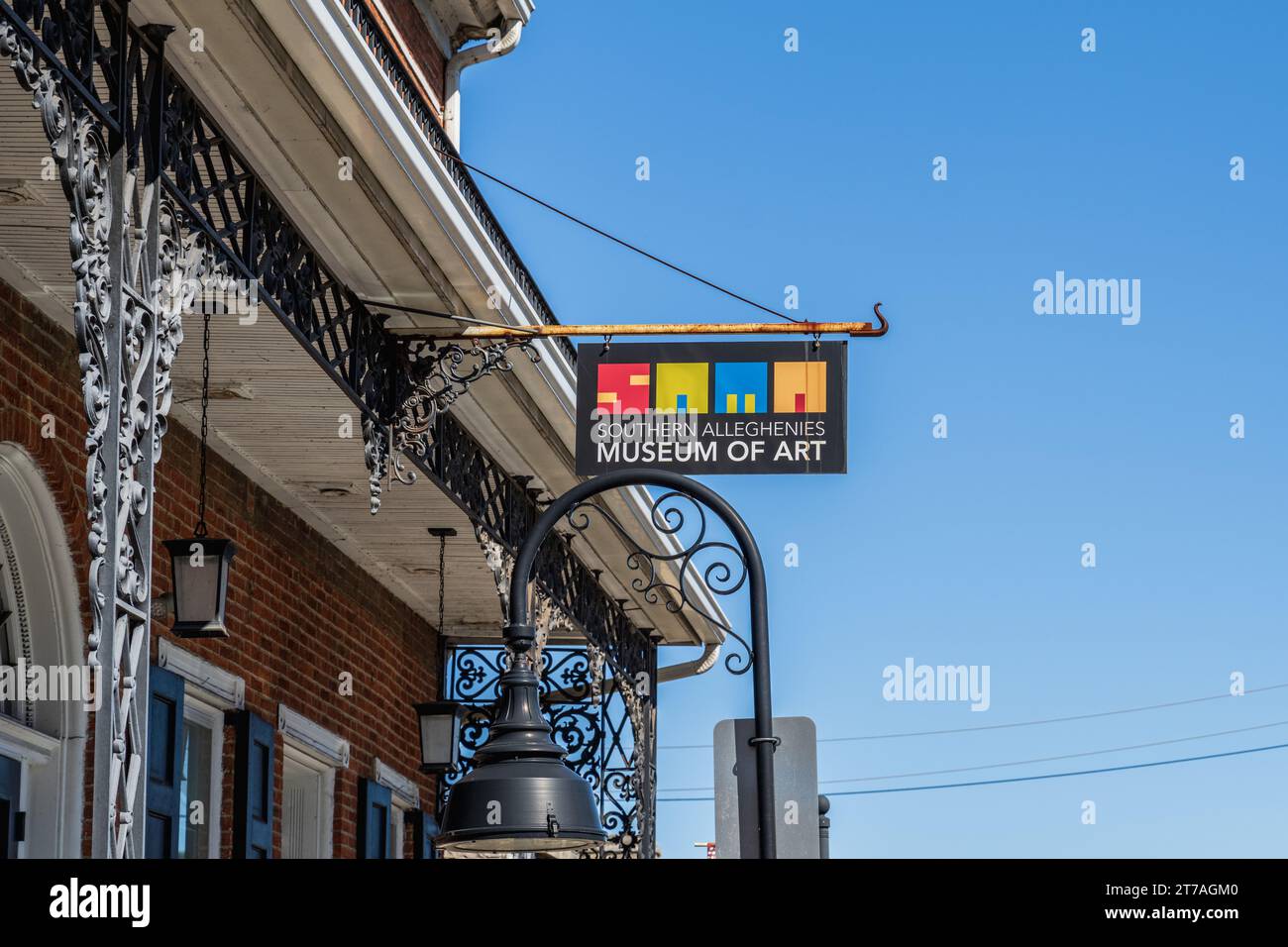 Bedford, PA - 27. September 2023: Das Southern Alleghenies Museum of Art befindet sich im historischen Anderson House. Stockfoto