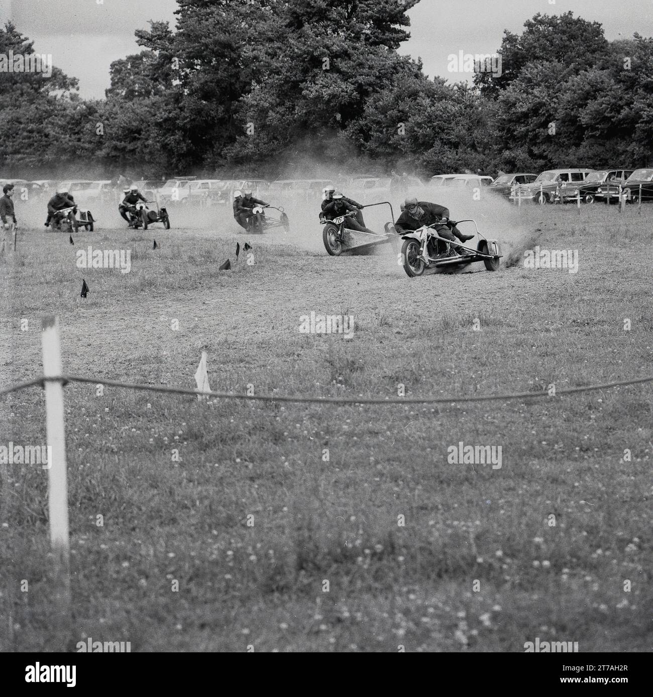 1960er Jahre, historisch, Wettbewerber, Rasen speedway, Beiwagen-Event, England, Großbritannien. Stockfoto