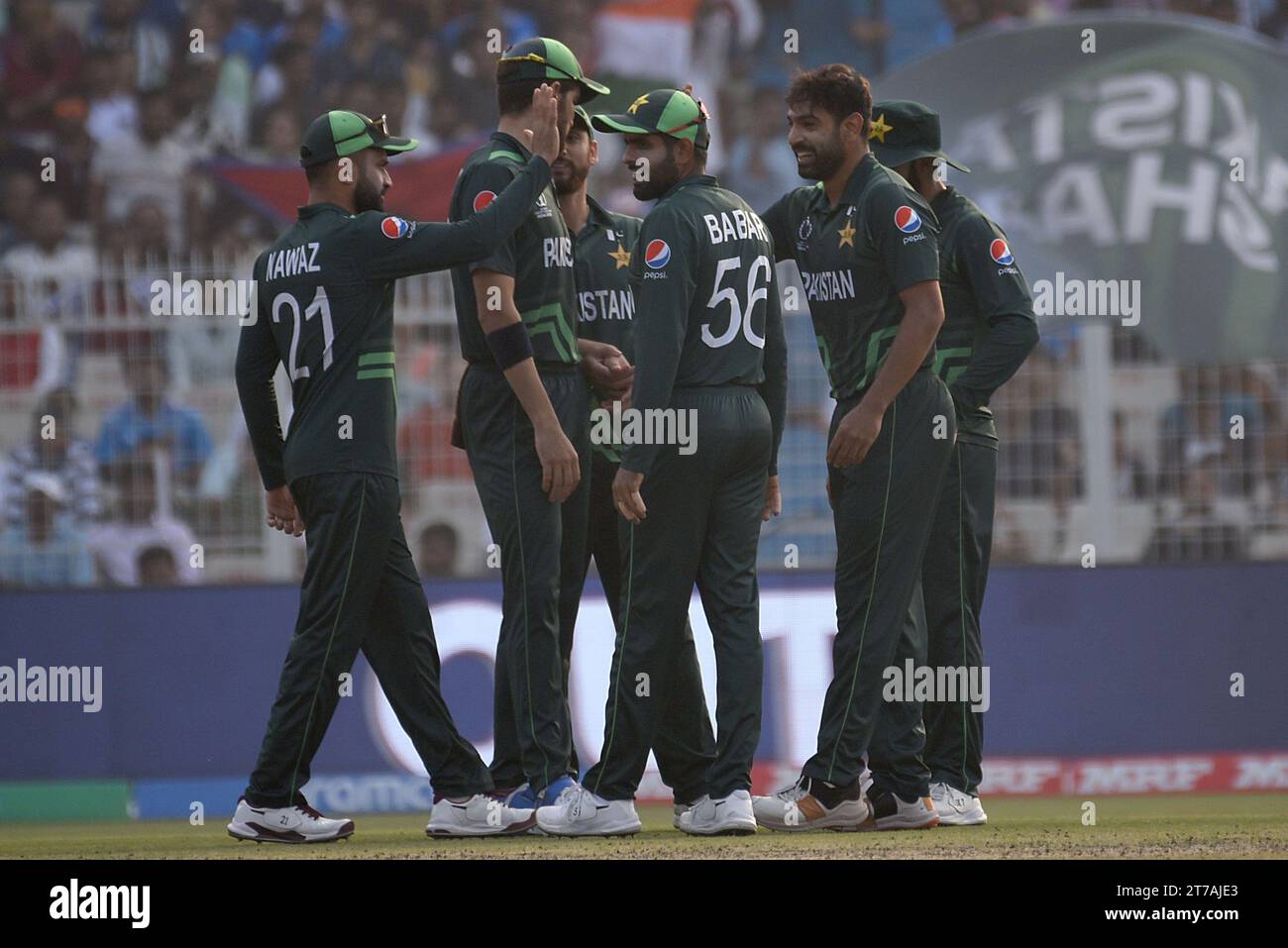 Kalkutta, Indien. November 2023. 11. November in Kalkutta, Indien: Haris rauf aus Pakistan feiert, nachdem er im Eden Gardens Stadium 2023 den Engländer Jonny Bairstow beim ICC-Cricket-Weltmeisterschaftsspiel der Männer zwischen England und Pakistan erobert hat. Am 11. November 2023 in Kalkutta, Indien. (Foto: Dipa Chakraborty/Eyepix Group/SIPA USA) Credit: SIPA USA/Alamy Live News Stockfoto