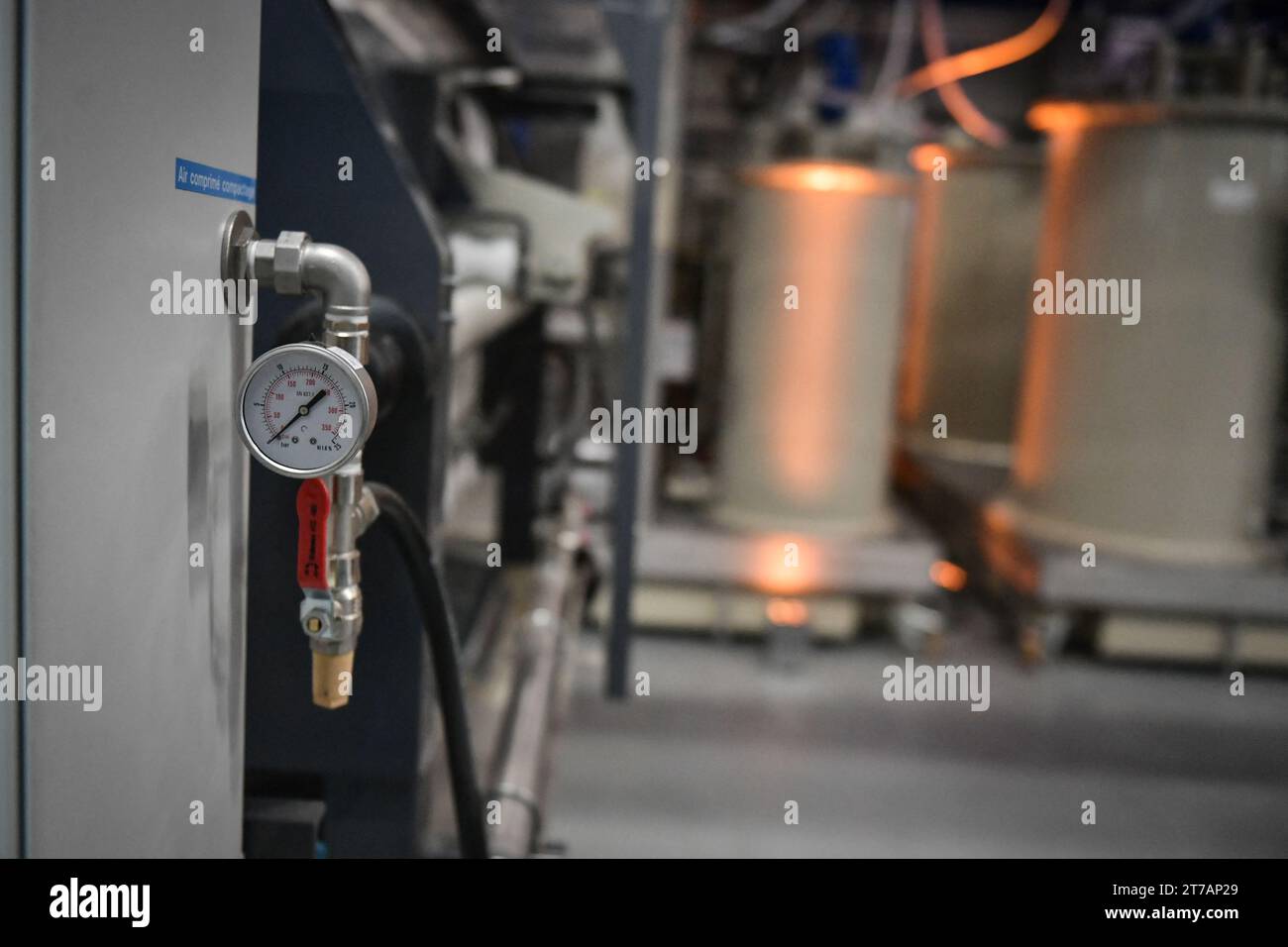 Trappes, Frankreich. November 2023. Dieses Foto zeigt die Pilotanlage