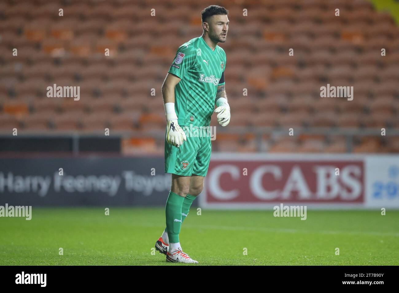 Richard O'Donnell #1 von Blackpool während des Bristol Street Motors Trophy Match Blackpool vs Morecambe in Bloomfield Road, Blackpool, Großbritannien, 14. November 2023 (Foto: Gareth Evans/News Images) Stockfoto