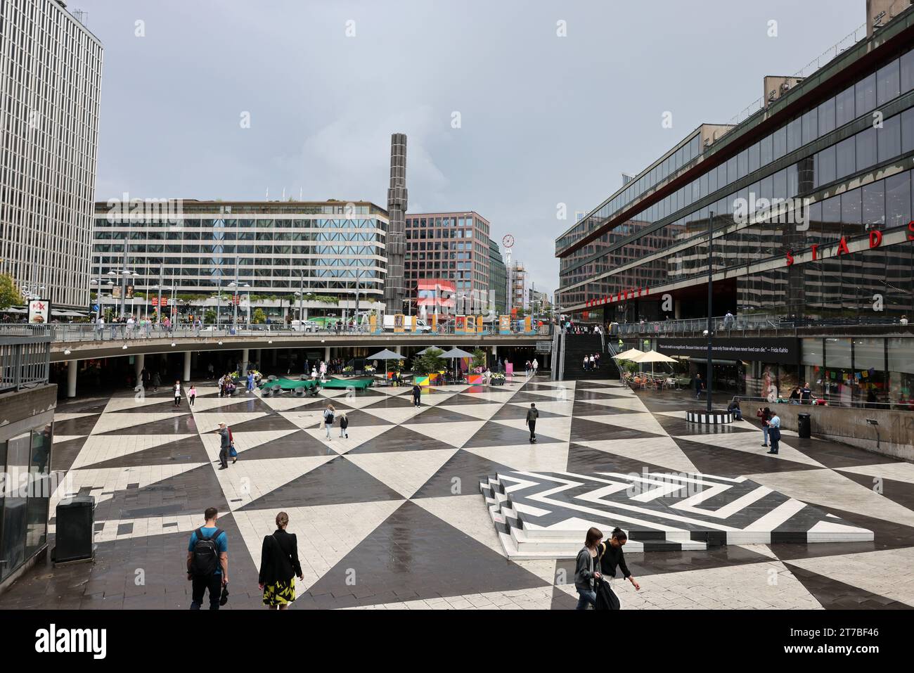 Stockholm, Schweden - 25. Juli 2023: Kulturhuset in Stockholm, Kulturhaus auf dem Sergels Torg-Platz Stockfoto