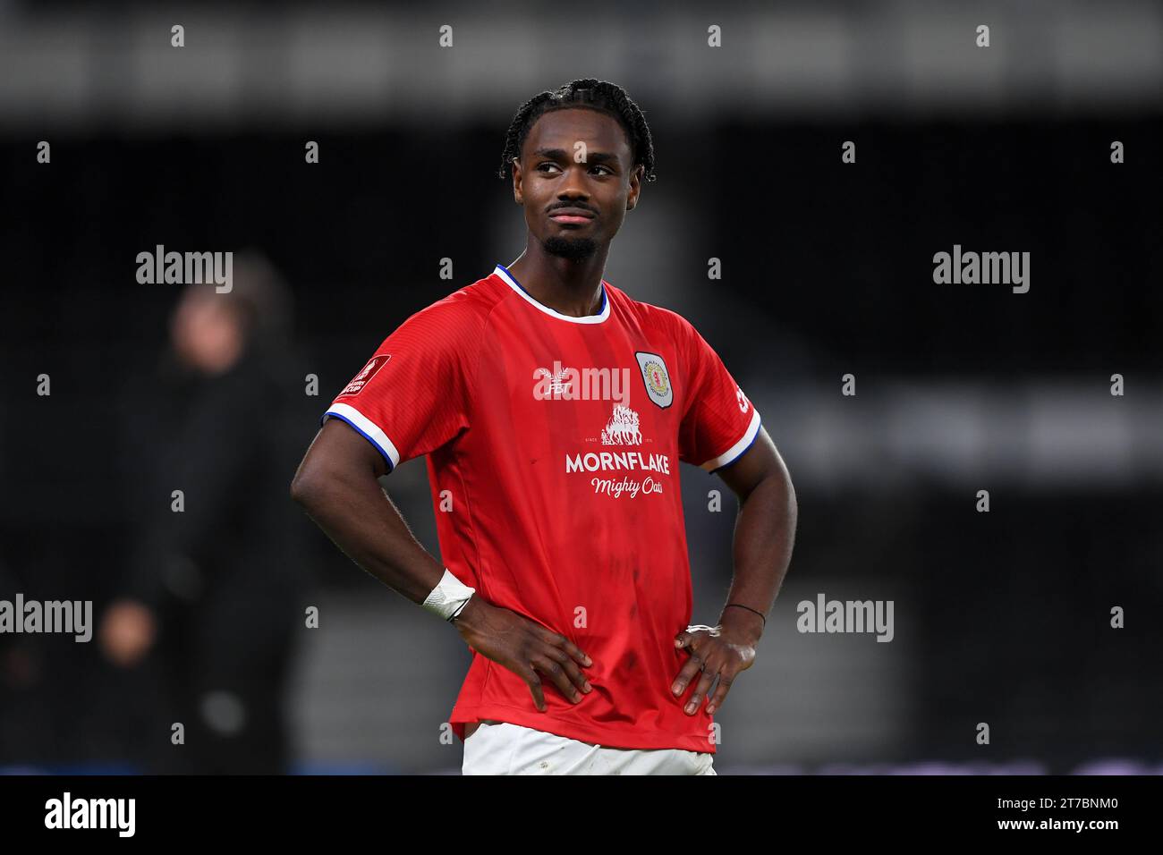 Aaron Rowe von Crewe Alexandra feiert den Sieg beim FA Cup First Round Replay zwischen Derby County und Crewe Alexandra im Pride Park, Derby am Dienstag, den 14. November 2023. (Foto: Jon Hobley | MI News) Credit: MI News & Sport /Alamy Live News Stockfoto