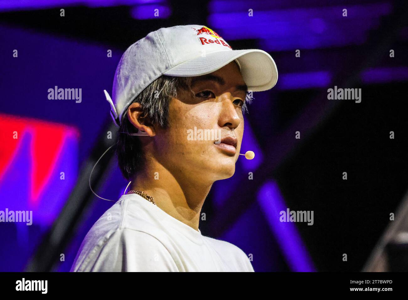 Lisboa, Portugal. November 2023. Kanoa Igarashi, Surfer & Olympia Silver Medalis, Live-Vortrag auf der Q&A-Bühne am zweiten Tag des Web Summit 2023 in der Altice Arena in Lissabon. Quelle: SOPA Images Limited/Alamy Live News Stockfoto