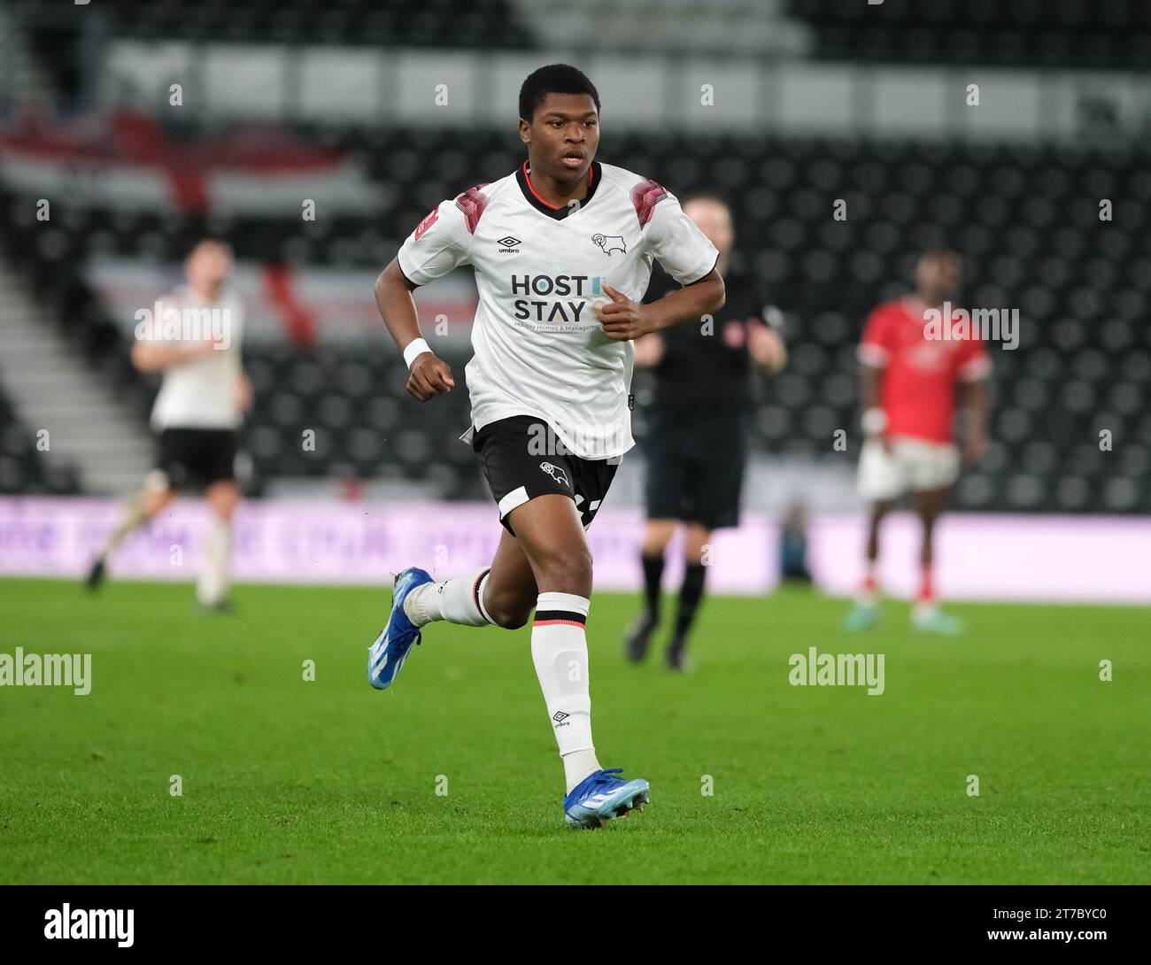 Pride Park, Derby, Derbyshire, Großbritannien. November 2023. FA Cup First Round Replay Football, Derby County gegen Crewe Alexandra; Adebayo Fapetu von Derby County Credit: Action Plus Sports/Alamy Live News Stockfoto