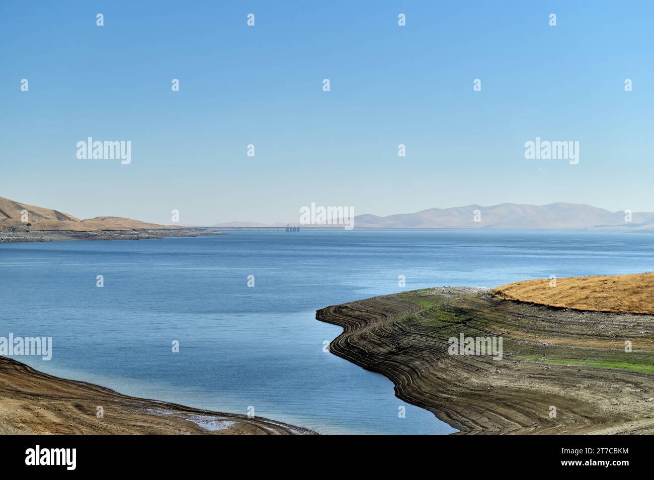 Hollister, Kalifornien, USA. Das San Luis Reservoir, ein künstlicher See im San Joaquin Valley. Stockfoto