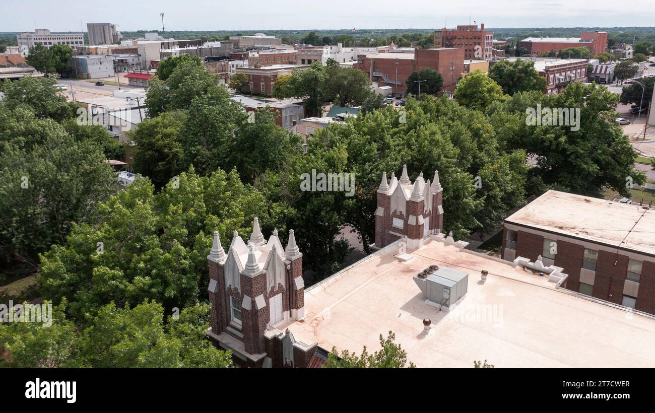 Blick auf eine historische Kirche im Zentrum von Arkansas City, Kansas, USA. Stockfoto