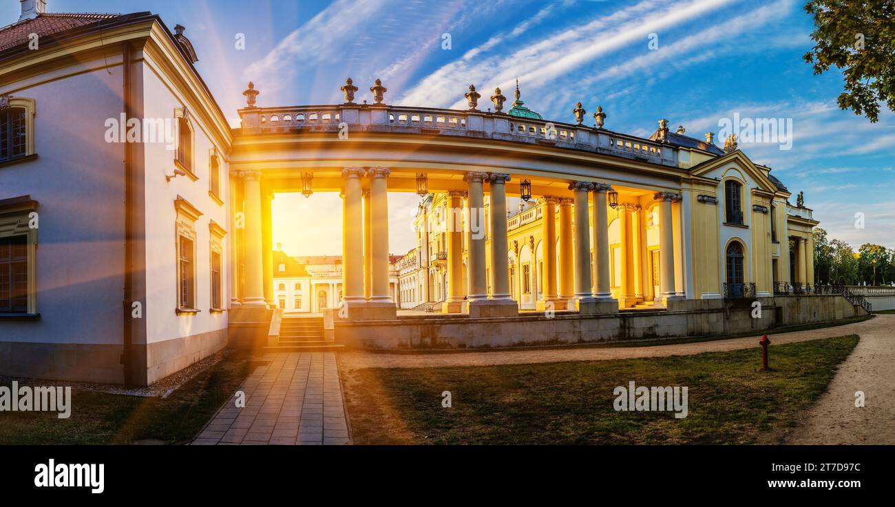 Branicki Palace ist ein historisches Gebäude in Bialystok, Polen. Es wurde an der Stelle eines früheren Gebäudes in der ersten Hälfte des 18. Jahrhunderts entwickelt Stockfoto