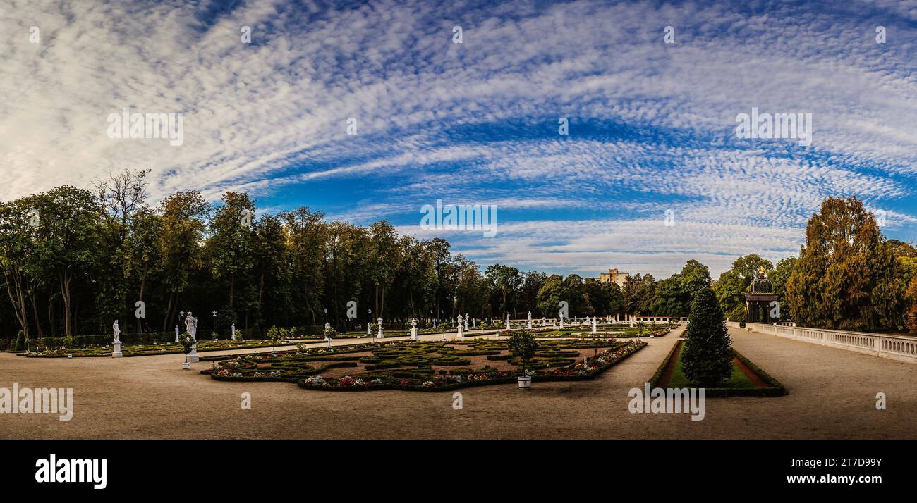 Branicki Palace ist ein historisches Gebäude in Bialystok, Polen. Es wurde an der Stelle eines früheren Gebäudes in der ersten Hälfte des 18. Jahrhunderts entwickelt Stockfoto