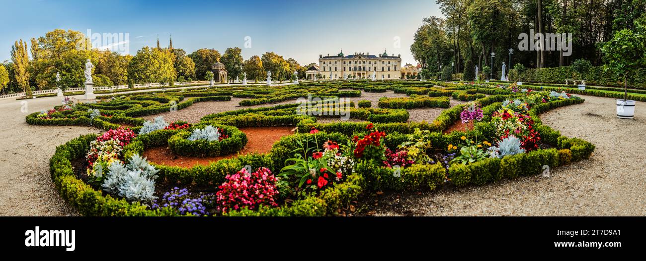 Branicki Palace ist ein historisches Gebäude in Bialystok, Polen. Es wurde an der Stelle eines früheren Gebäudes in der ersten Hälfte des 18. Jahrhunderts entwickelt Stockfoto