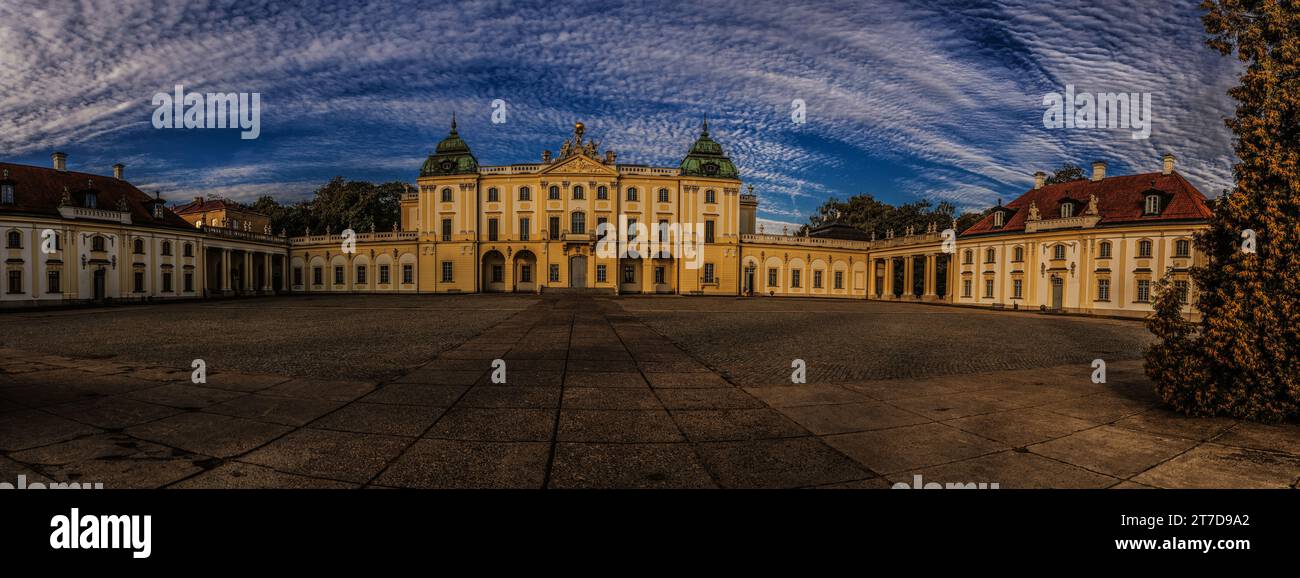 Branicki Palace ist ein historisches Gebäude in Bialystok, Polen. Es wurde an der Stelle eines früheren Gebäudes in der ersten Hälfte des 18. Jahrhunderts entwickelt Stockfoto