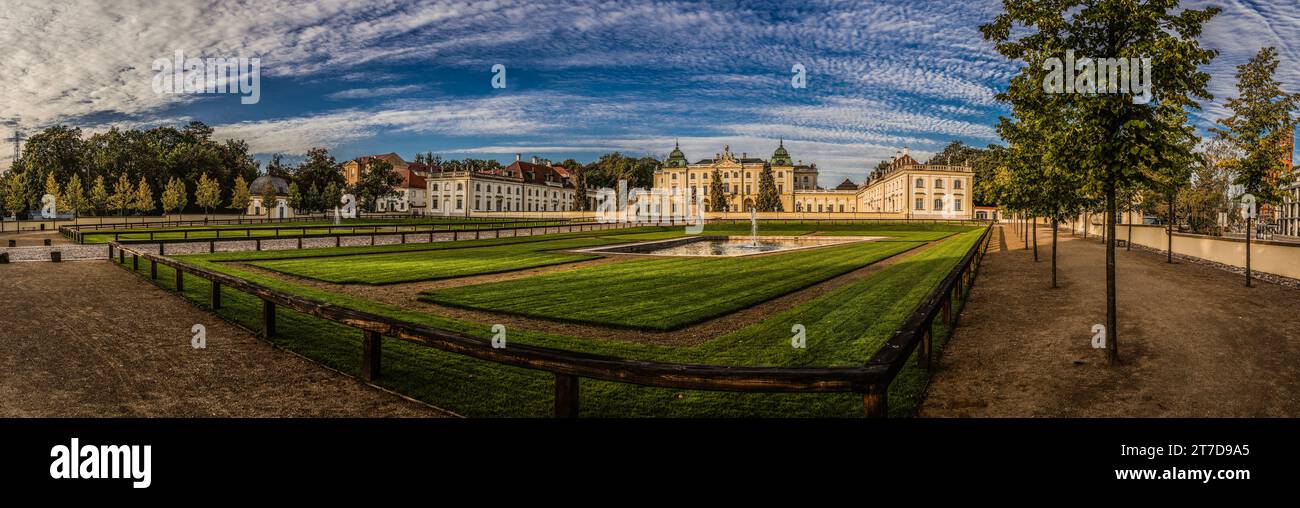 Branicki Palace ist ein historisches Gebäude in Bialystok, Polen. Es wurde an der Stelle eines früheren Gebäudes in der ersten Hälfte des 18. Jahrhunderts entwickelt Stockfoto