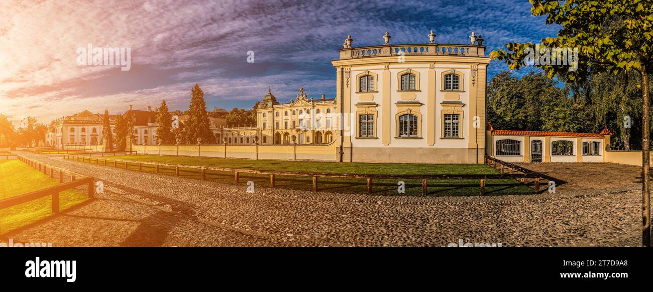 Branicki Palace ist ein historisches Gebäude in Bialystok, Polen. Es wurde an der Stelle eines früheren Gebäudes in der ersten Hälfte des 18. Jahrhunderts entwickelt Stockfoto