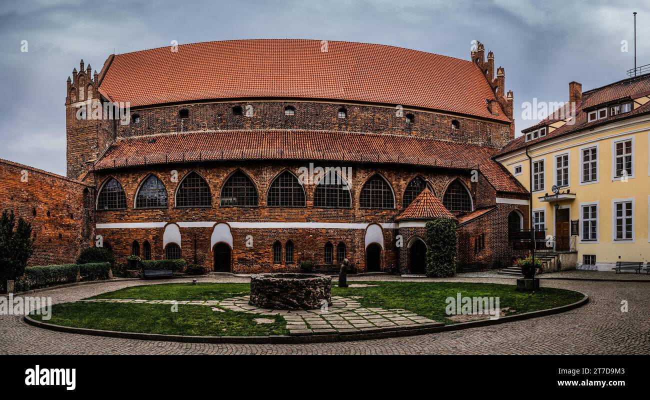 Die Burg Ordensburg wurde vom Deutschen Orden in Olsztyn erbaut. Olsztyn (Allenstein, Holstin) ist eine Stadt am Fluss Lyna im Nordosten Polens. Olsztyn ist die Hauptstadt der Stadt Stockfoto