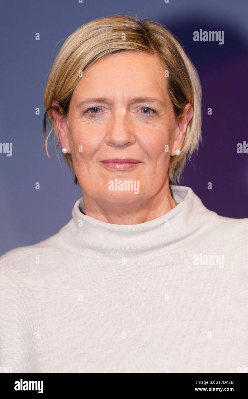Ina ruck -Fotos und -Bildmaterial in hoher Auflösung – Alamy