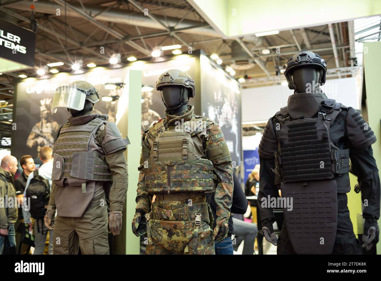Paris, Frankreich. November 2023. Milipol Paris 2023, die 23. Globale Veranstaltung für staatliche Sicherheit und innere Sicherheit, am 14. November 2023 in Villepinte, Paris, Frankreich. Foto: Pierrick Villette/ABACAPRESS.COM Credit: Abaca Press/Alamy Live News Stockfoto