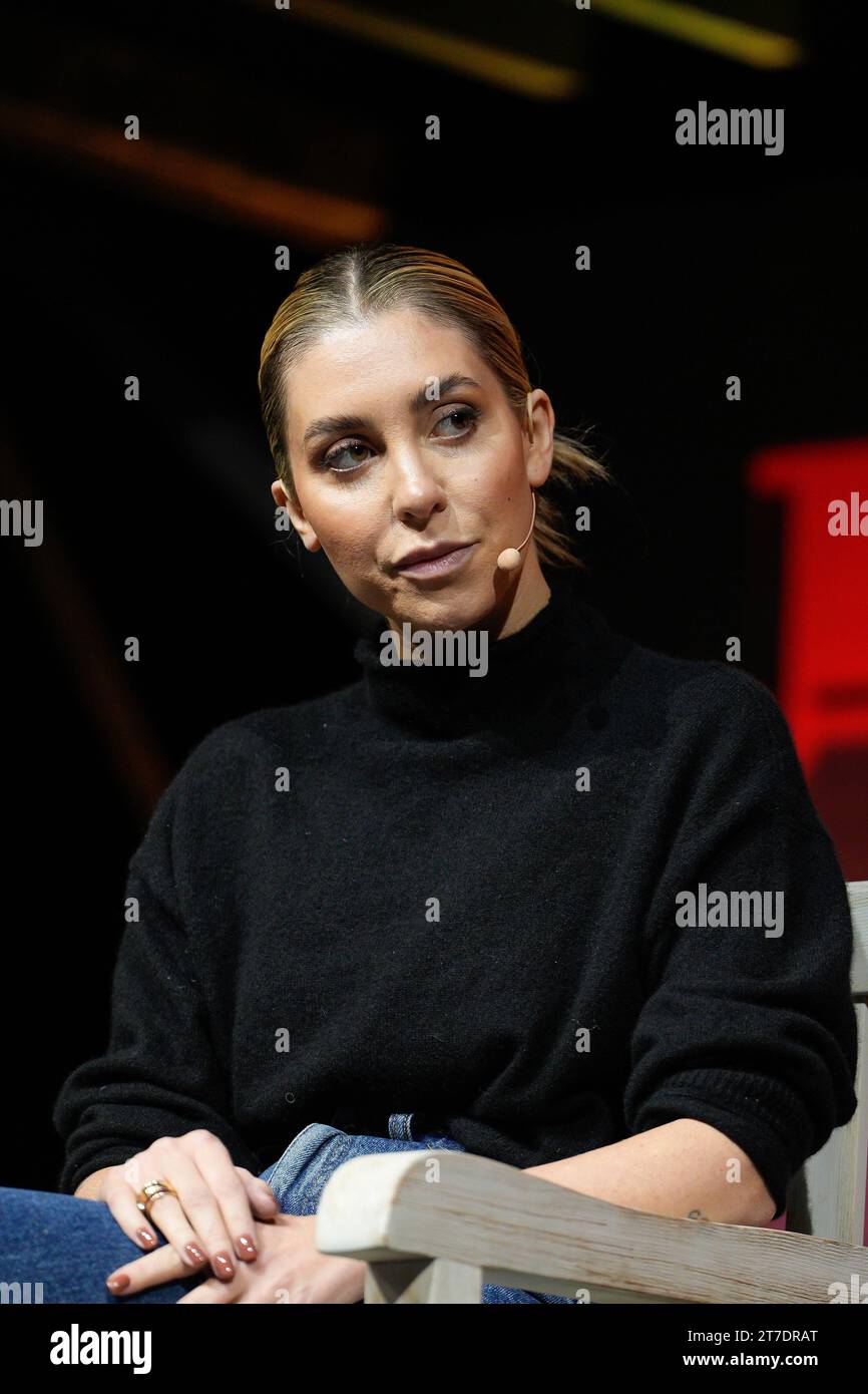 Victoire Cogevina Reynal, Gründer und CEO von Mercury 13, spricht am ersten Tag des Web Summit 2023 in Lissabon vor den Zuschauern. (Foto: Bruno de Carvalho / SOPA Images/SIPA USA) Stockfoto