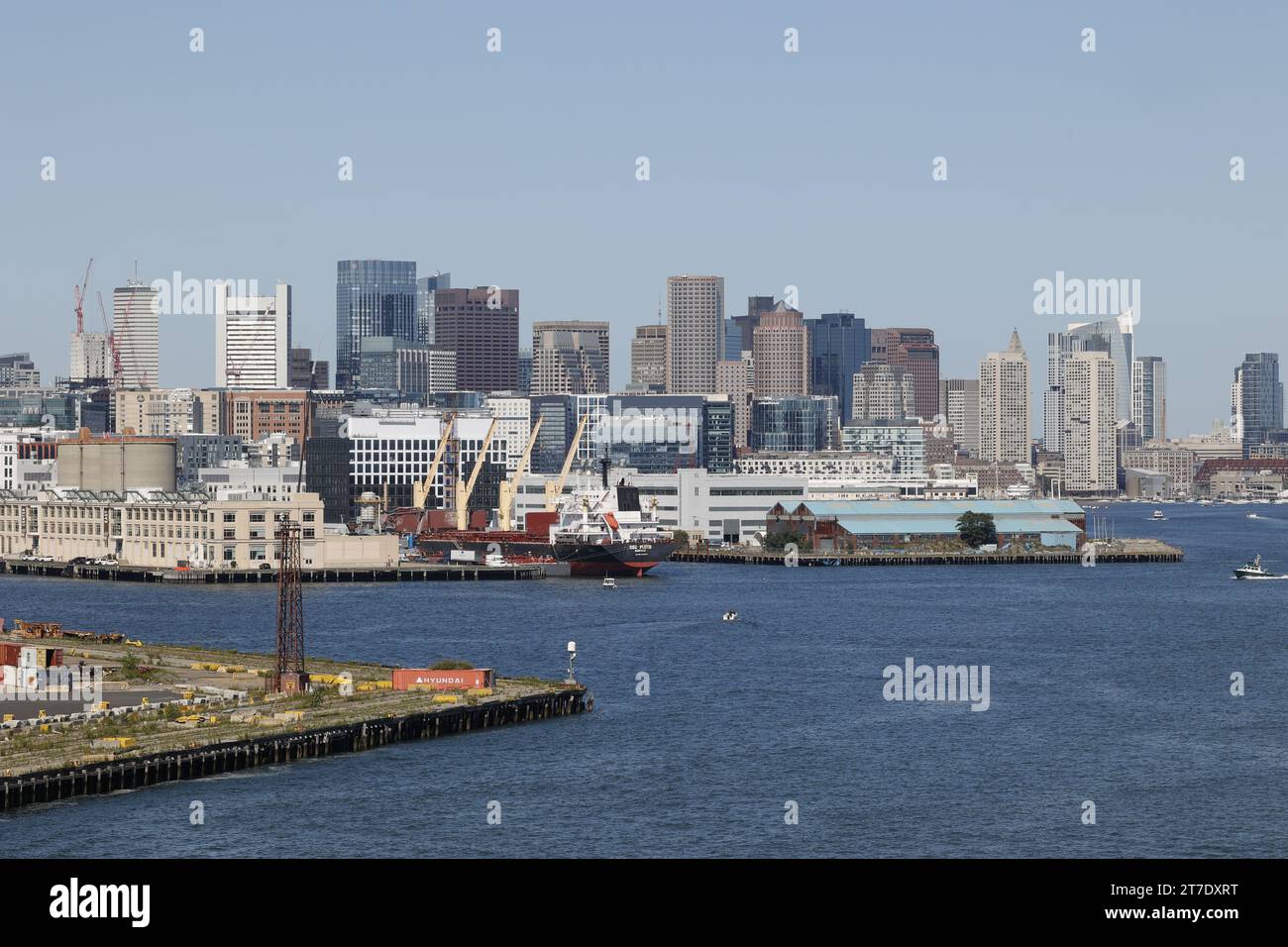 Versandcontainer, Kräne und Hafen, Boston, USA Stockfoto