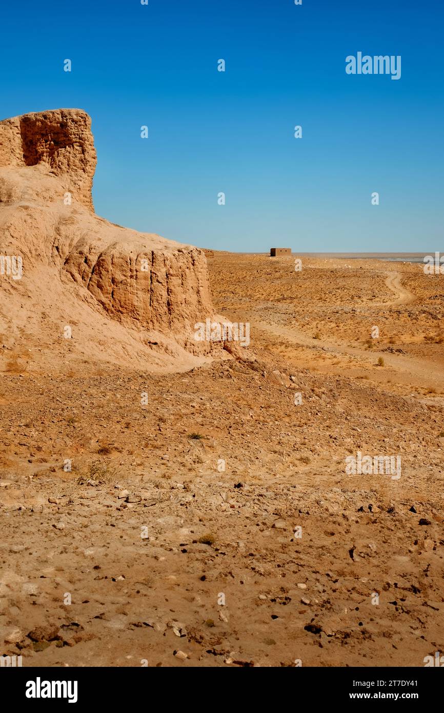 Alte Tonfestung von Ayaz-Qala in der Kyzylkum-Wüste in Usbekistan. Stockfoto