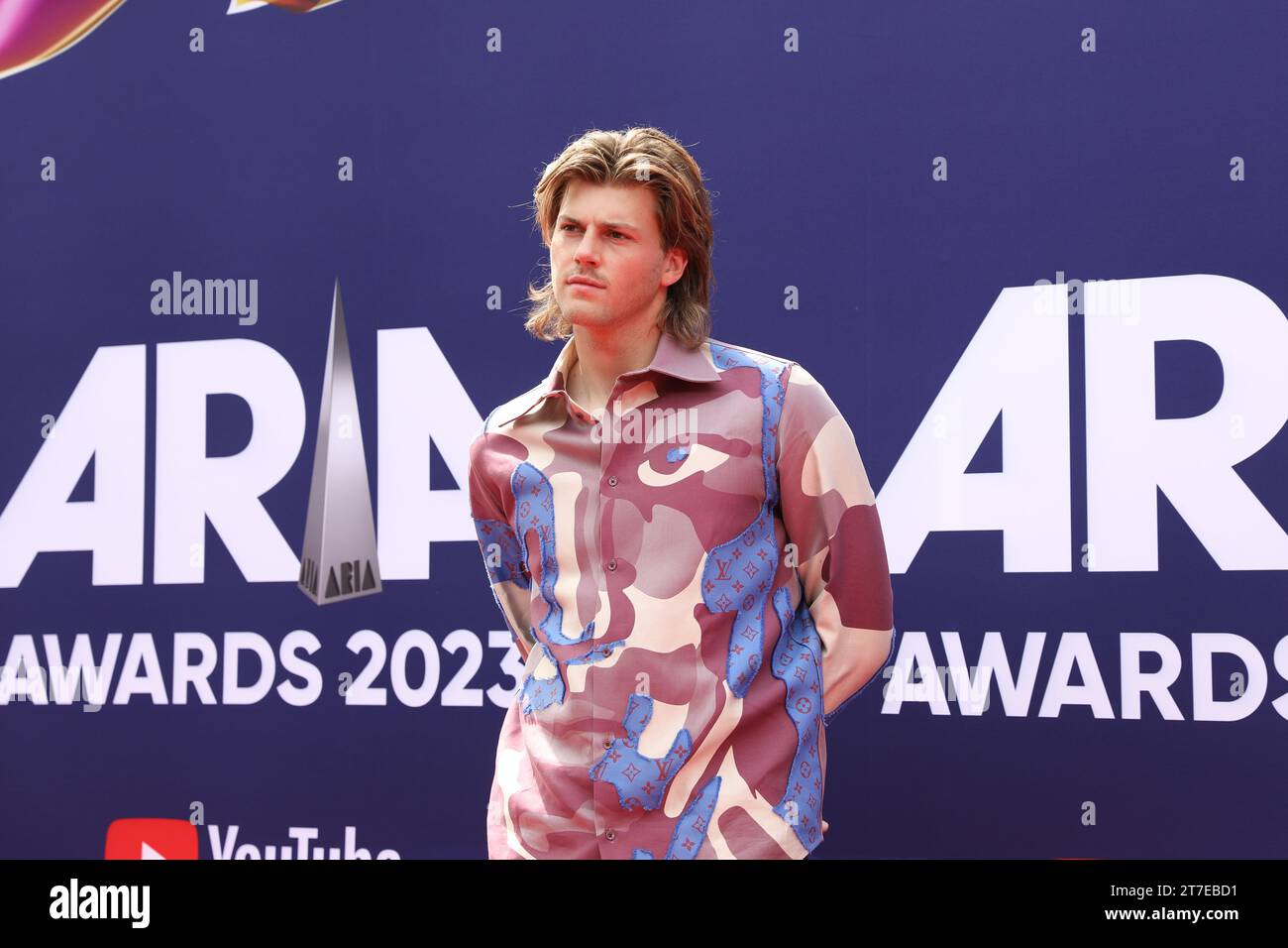 15. November 2023: RUEL nimmt am 15. November 2023 an den 37. Jährlichen ARIA Awards im Hordern Pavilion in Sydney, NSW Australien Teil (Foto: © Christopher Khoury/Australian Press Agency via ZUMA Wire). Nicht für kommerzielle ZWECKE! Stockfoto