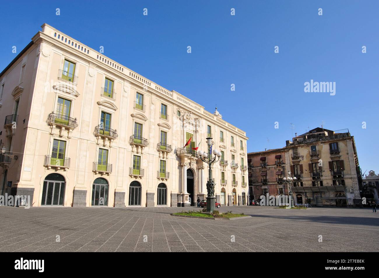 Catania. University Square. Der Sangiuliano Palast. Sizilien. Italien Stockfoto