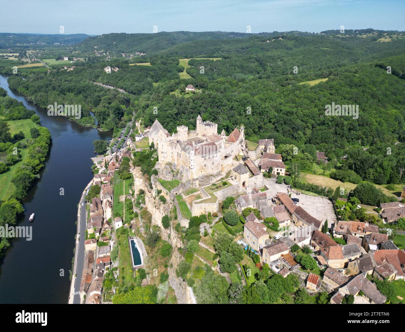 Beynac-et-Cazenac Frankreich Drohne, hoch aus der Luft Stockfoto