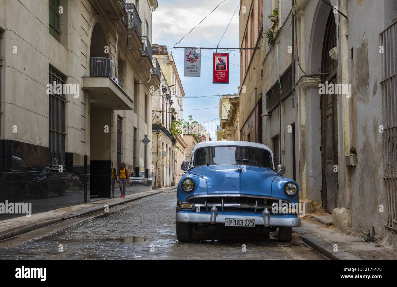 Altes Auto im historischen Zentrum von Havanna. Stockfoto