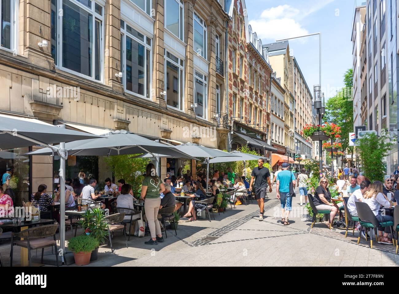 Restaurants im Freien, Rue des Capucins, Ville Haute, Stadt Luxemburg, Luxemburg Stockfoto
