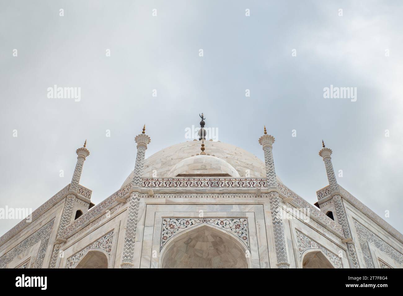 Die Spitze des Taj Mahal Mausoleums, Marmor weiß Stockfoto