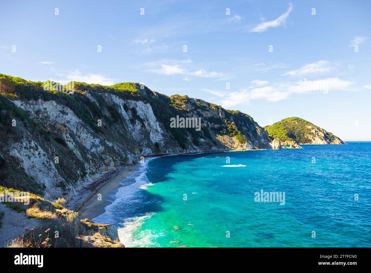 Insel Elba, weißer Strand von Sansone und Küste in Portoferraio. Toskana, Italien, Europa. Stockfoto