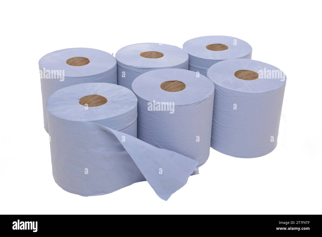 Multipack von sechs industriellen Größe blauen Papier Handtücher vor einem rein weißen Hintergrund. Stockfoto