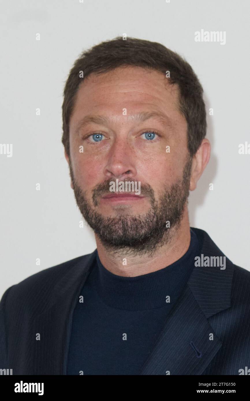 London, UK . 15 . November 2023 . EBON Moss-Bachrach wurde bei den GQ Men of the Year Awards 2023 in Zusammenarbeit mit BOSS im Royal Opera House Covent Garden gezeigt. Quelle: Alan D West/Alamy Live News Stockfoto