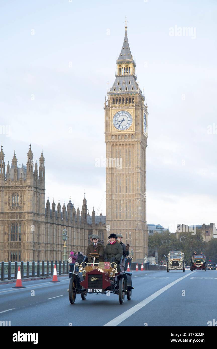 Teilnehmer 311 1904 Cadillac London Nach Brighton Veteran Car Run Westminster Bridge London Stockfoto