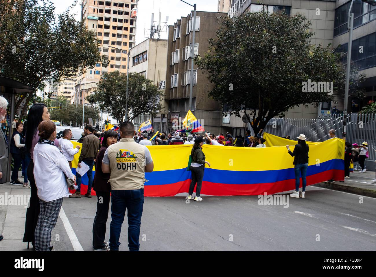 Bogota, Kolumbien - 14. November 2023. Bürgerprotest vor dem Gesundheitsministerium gegen die von der Regierung von Gust vorgeschlagene Gesundheitsreform Stockfoto