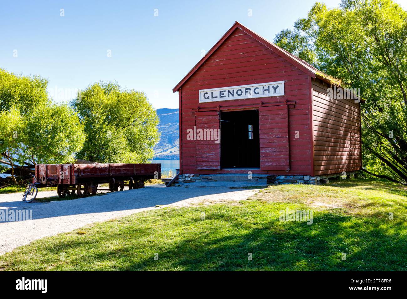 Alte Schuppen in Glenorchy Neuseeland. Am Lake Wakatipu ist es ein beliebtes Urlaubs- und Picknickziel. Stockfoto