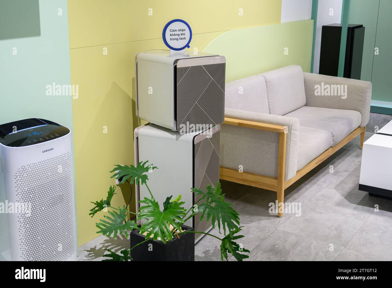 HCMC, VN - November 2023. Samsung Ecosystem für redaktionelle Zwecke Stockfoto