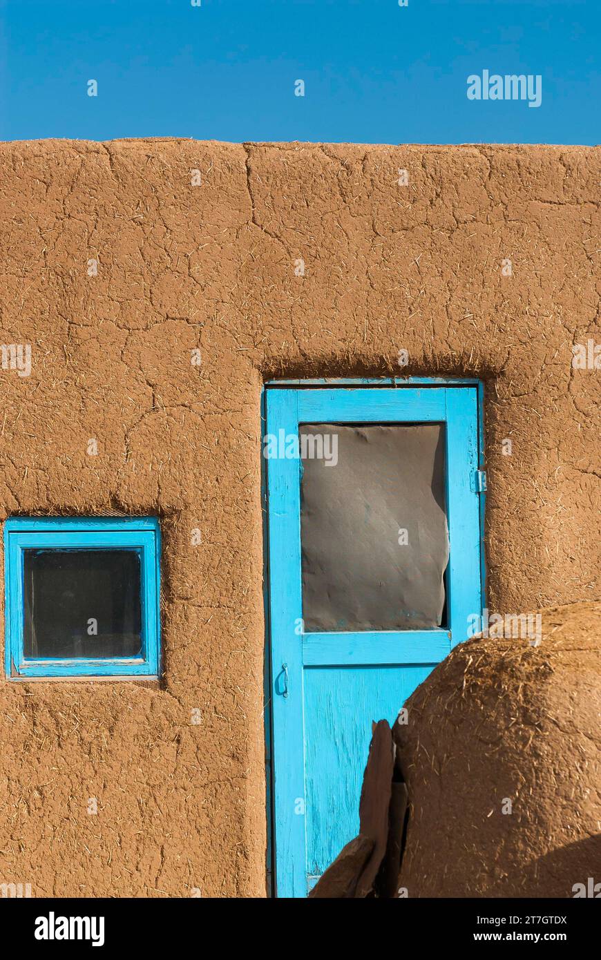 Taos Pueblo, älteste indische Häuser, Haus, Tür, Geschichte, historisch, alt, adobe, Tradition, USA Stockfoto