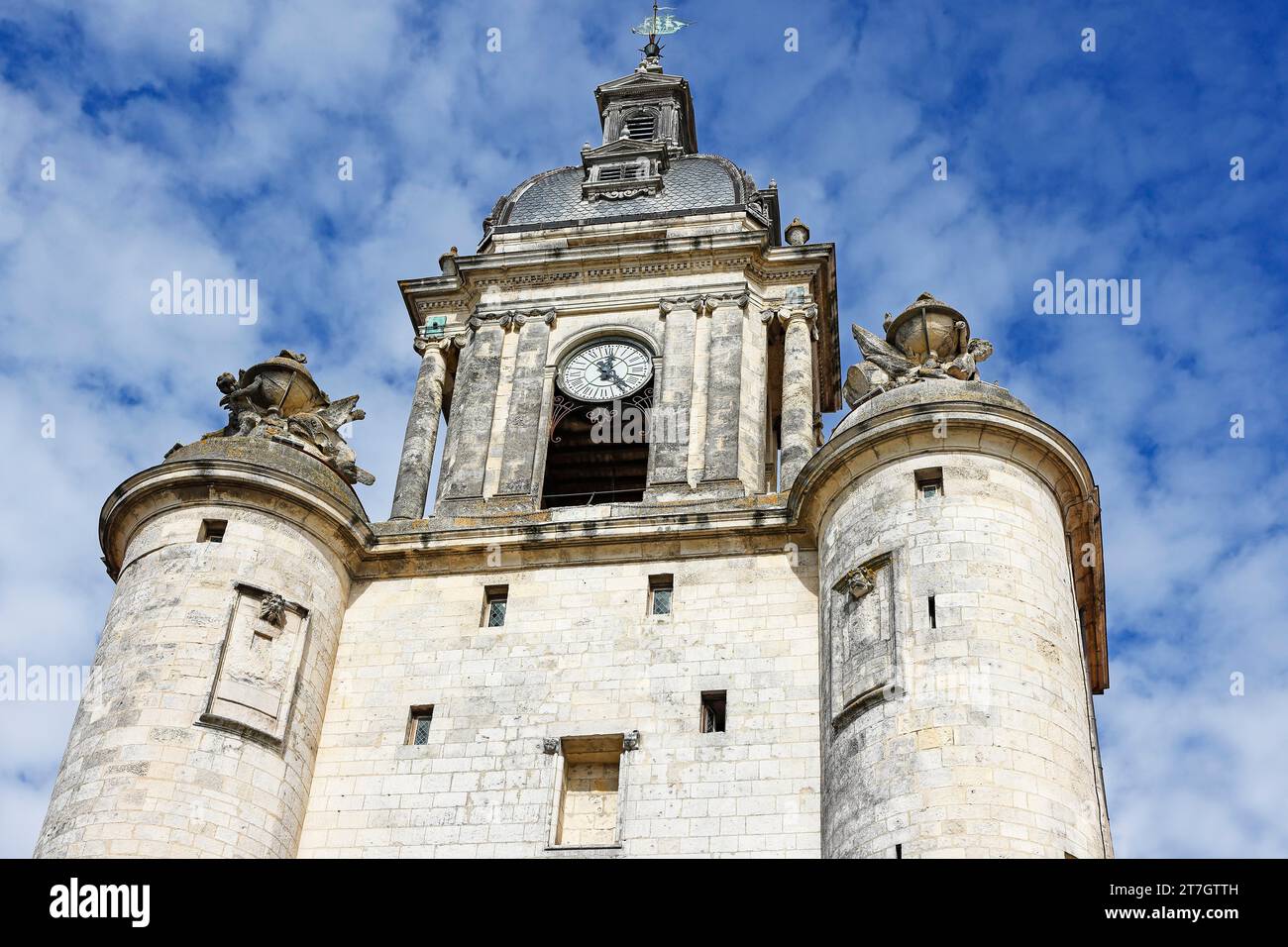 Mittelalterlicher Glockenturm in La Rochelle, Porte de la Grosse Horloge, Departement Charente-Maritime, Frankreich Stockfoto