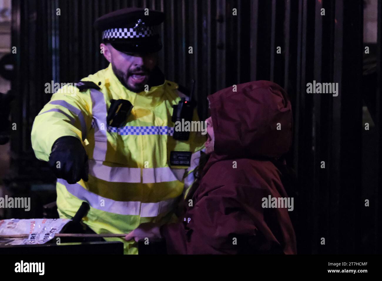 London, Großbritannien. November 2023. Pro-palästinensische Demonstranten treffen sich vor der Abstimmung der Parlamentsabgeordneten über einen Waffenstillstand in Gaza. Tausende wandten sich auch an die Parlamentsabgeordneten und drängten sie, über den Antrag der SNP zur Beendigung der Bombardierung in dem belagerten Gebiet abzustimmen. Quelle: Eleventh Photography/Alamy Live News Stockfoto