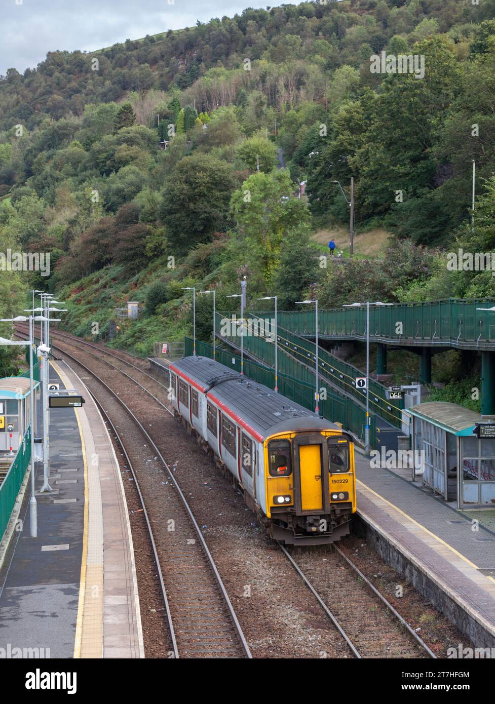 Transport für Wales Klasse 150 DMU Zug 150229, Fahrt am TIR-Phil Bahnhof South Wales, Großbritannien Stockfoto